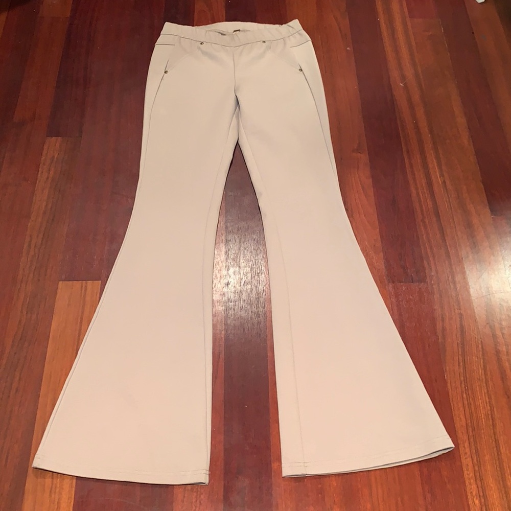 Free People Flared Legs Tan Pants Flared Legs 70s Vibe Boho Chic Neutral Sz S